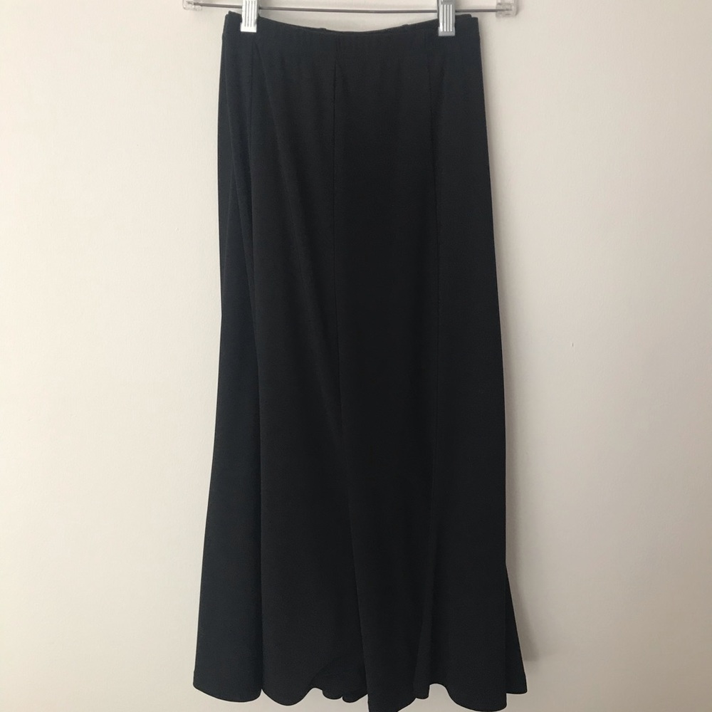 Studio 1940 long stretchy flared skirt